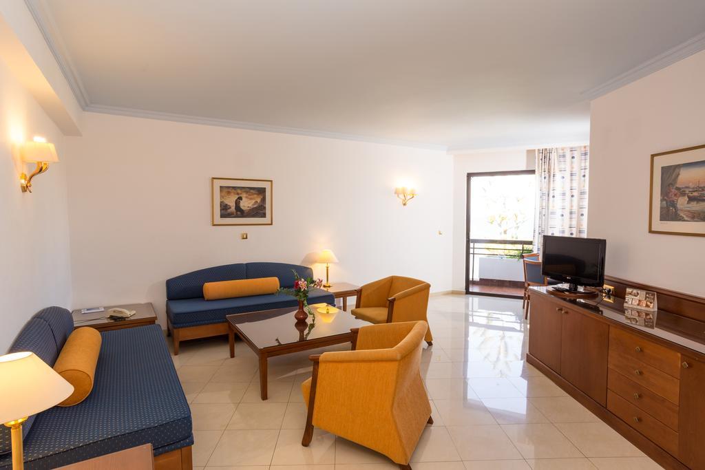 Blue Horizon Hotel Ялисос Екстериор снимка